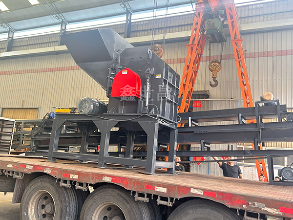 800型金屬破碎機(jī)發(fā)往廣東廣州