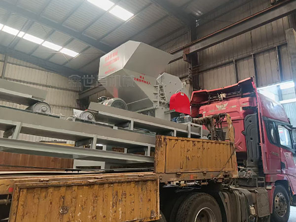 湖南衡陽1000型破碎機(jī)發(fā)貨現(xiàn)場