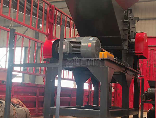 湖南長沙800型破碎機(jī)發(fā)貨現(xiàn)場(chǎng)